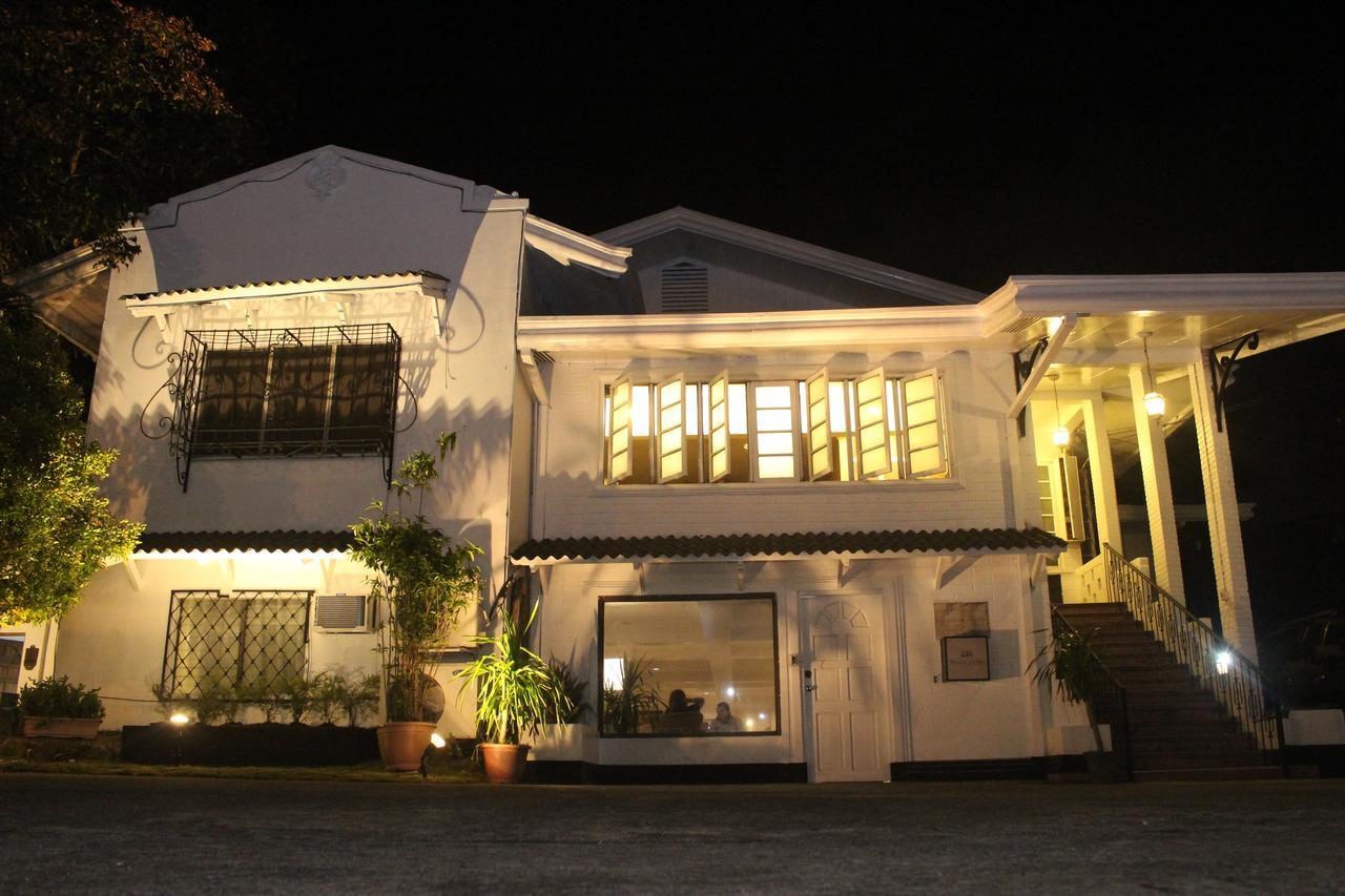 The White Bed And Breakfast Bacolod Exterior photo