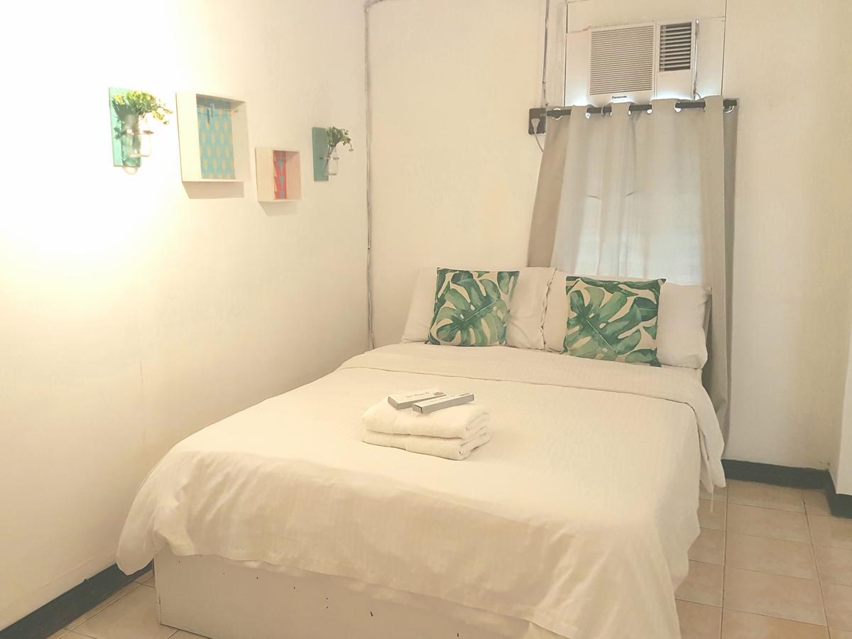 The White Bed And Breakfast Bacolod Exterior photo